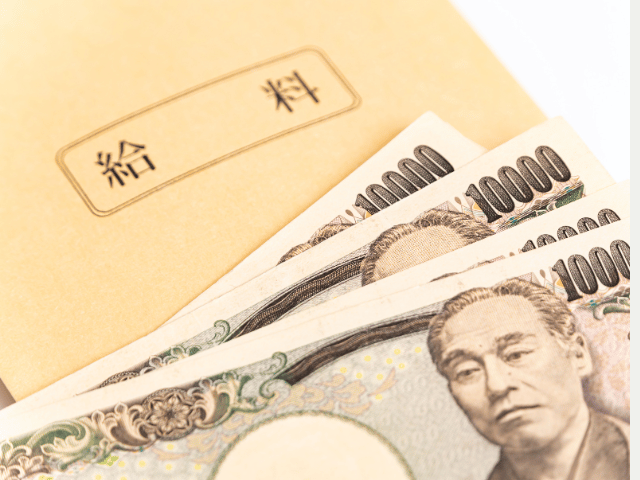 相撲親方の階級や収入に関する解説画像。